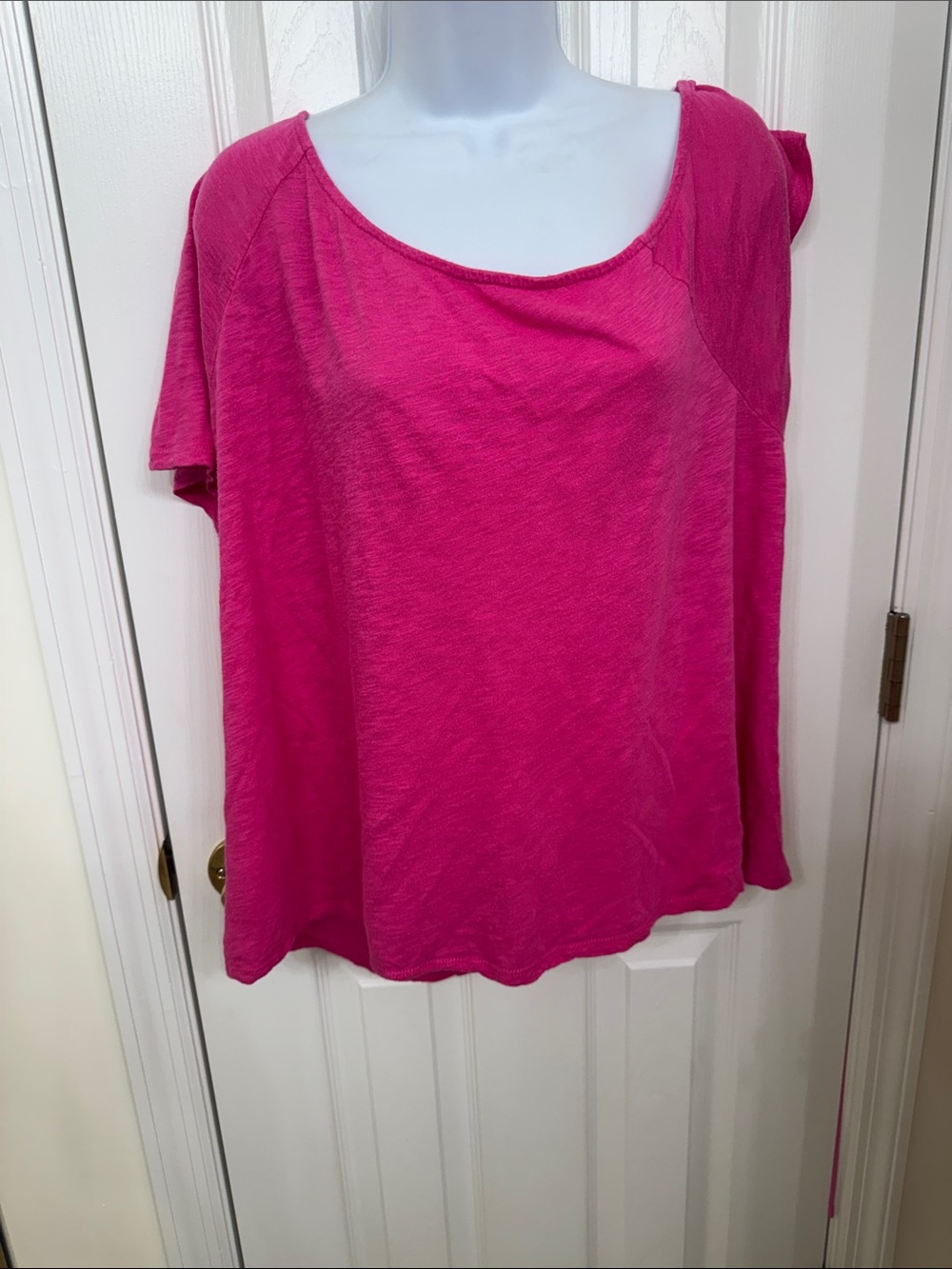torrid Bright Fuchsia  off shoulder top